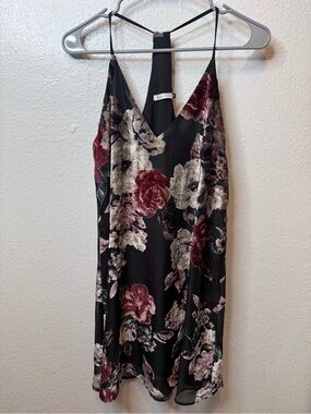 Three Eighty Two Slip Dress Velour Floral Design Size Extra Small Date Night
